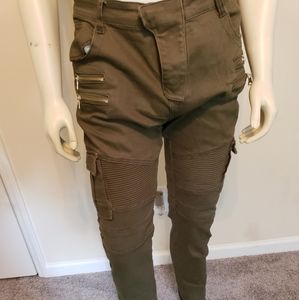 ARMY GREEN, MODERN STRETCH FITTED CARGO PANY